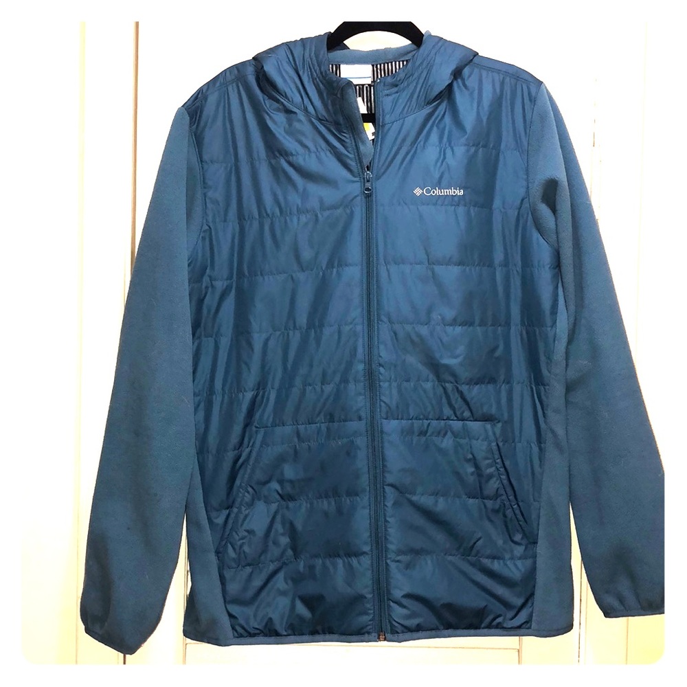 Men’s Hooded Columbia light jacket.